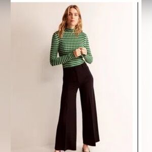 Boden Green and White Knit Turtleneck - Sweater